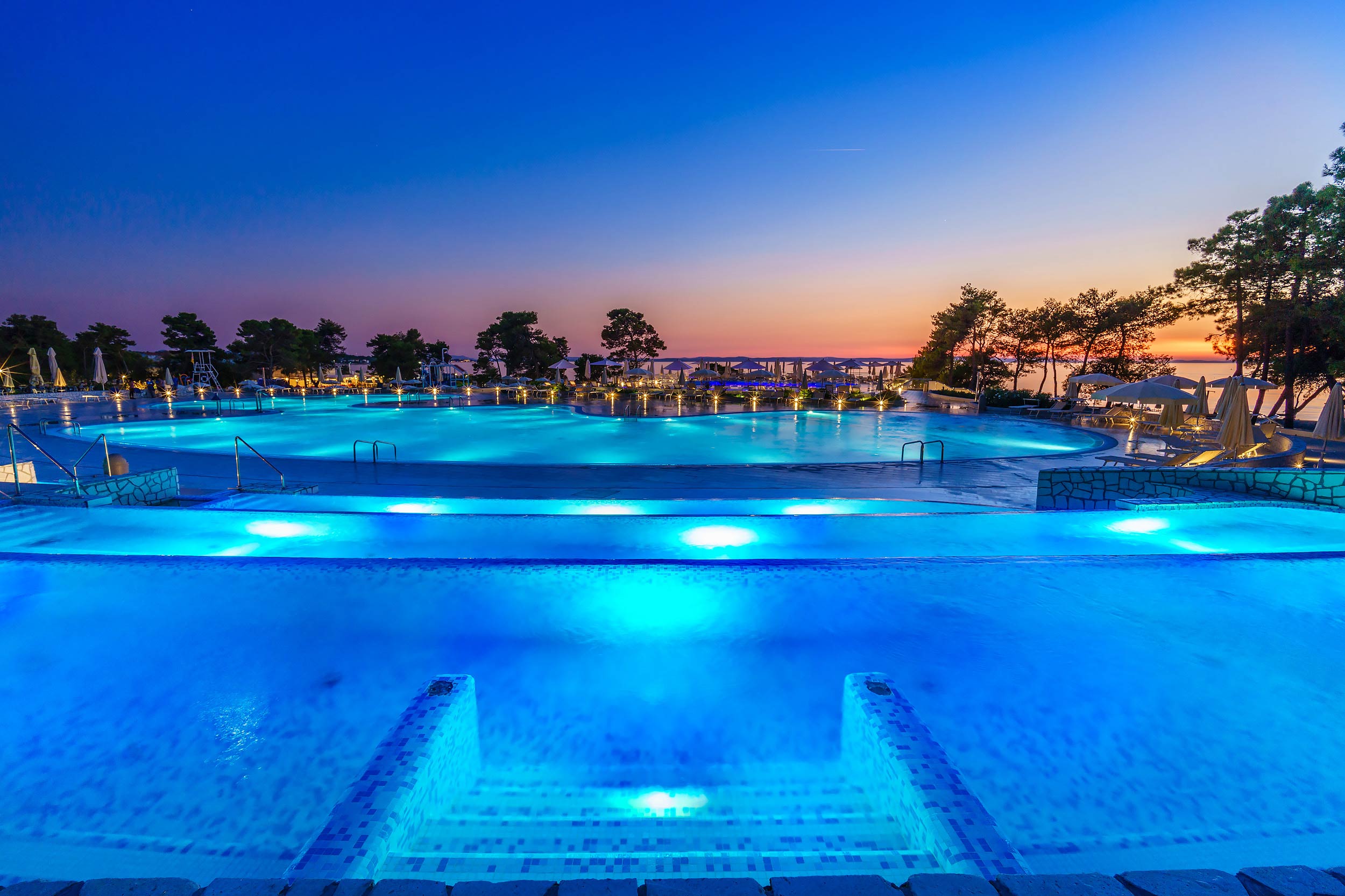 swimming pool lights and fountains